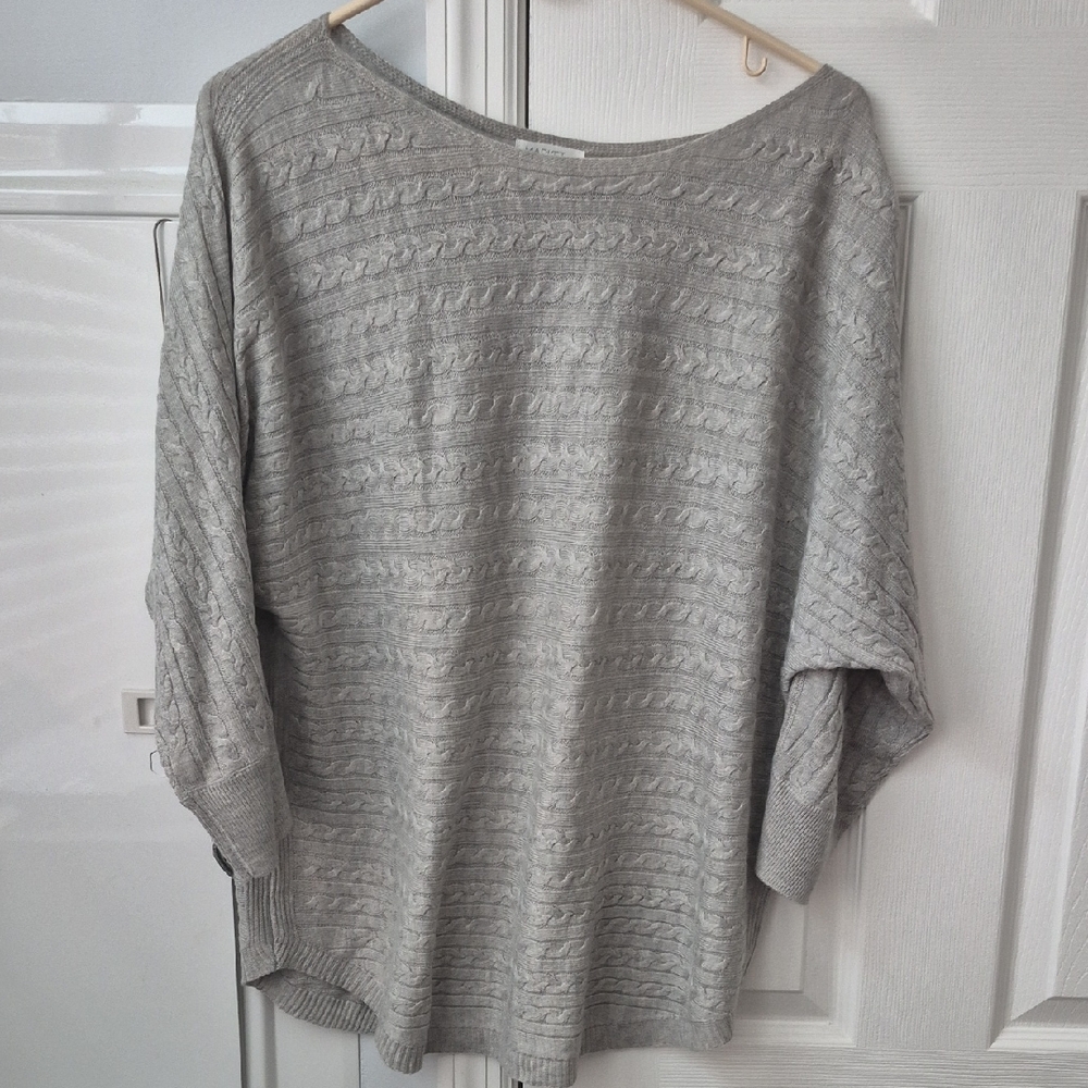 Elegant Gray Women's Sweater